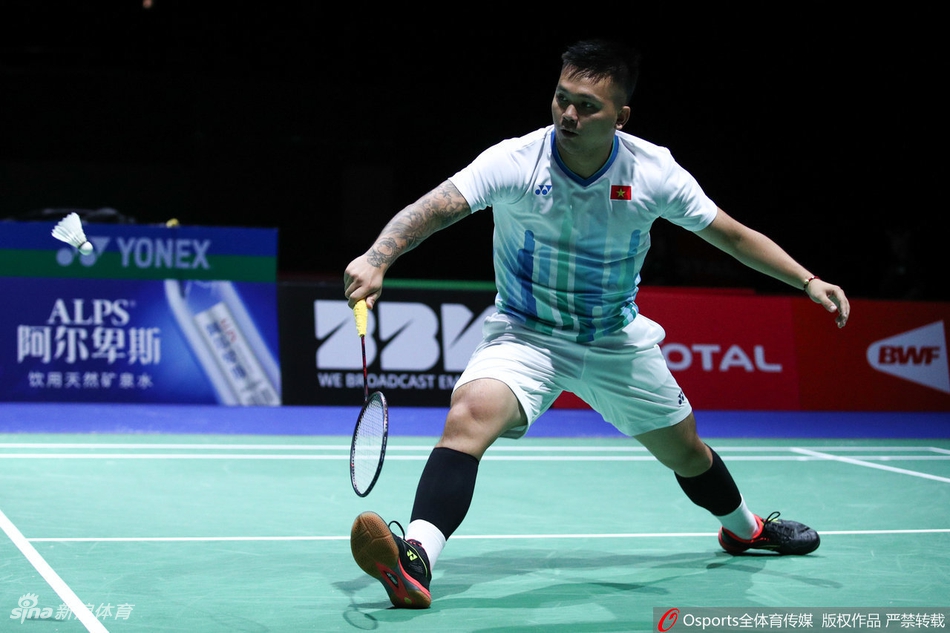 世锦赛桃田贤斗2-0进次轮