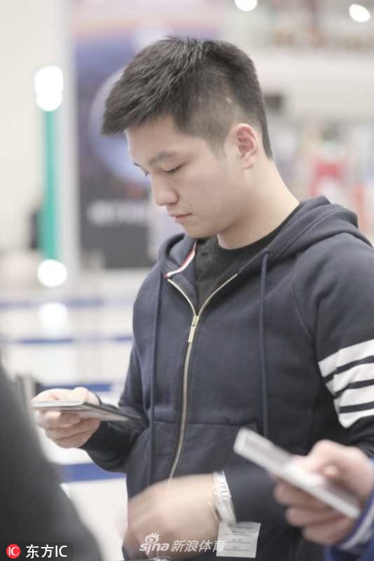 樊振东出征世界杯