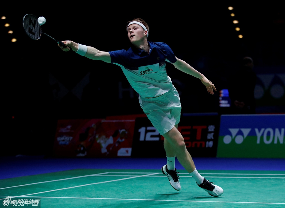 全英赛首轮石宇奇2-0安东森