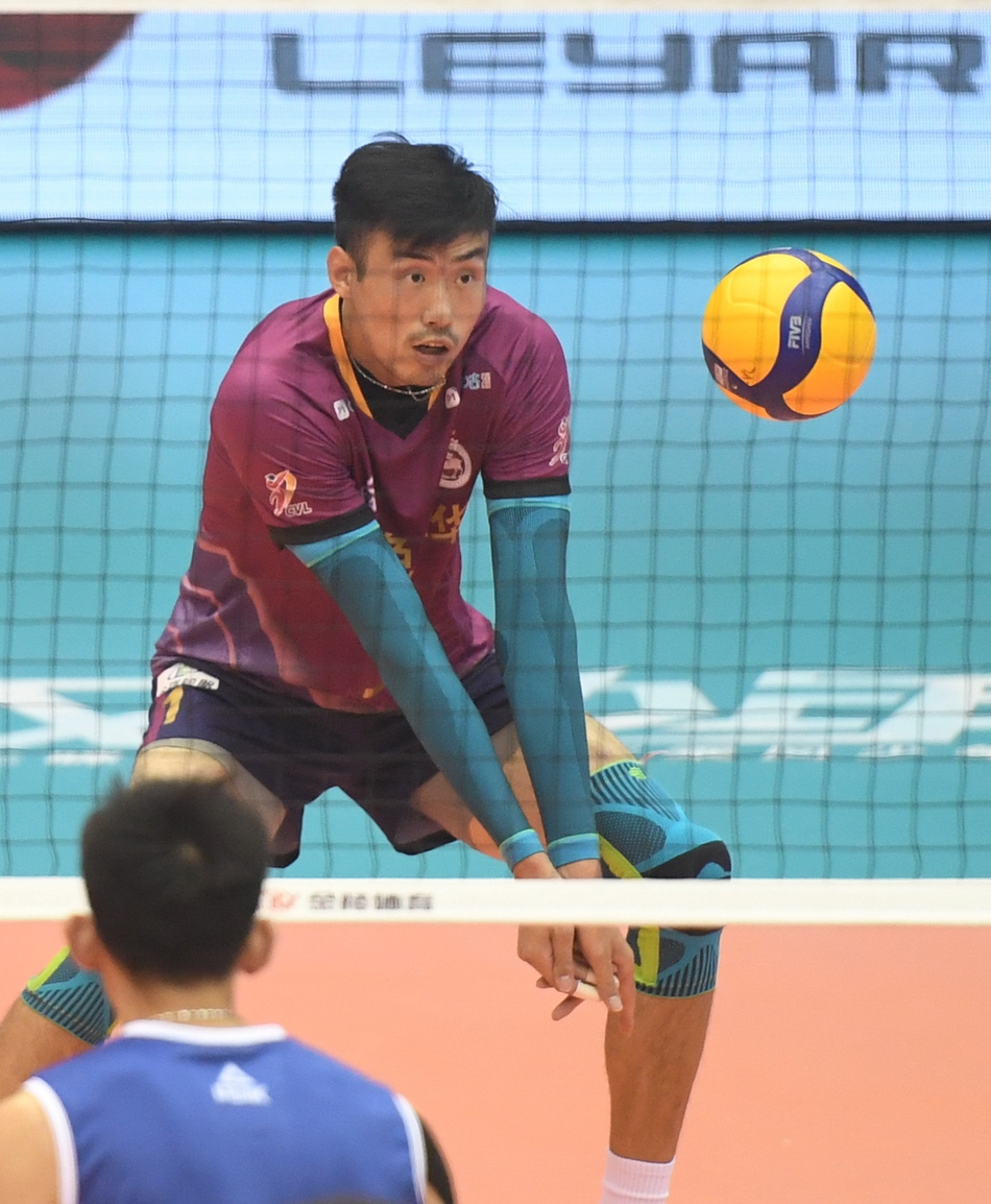 男排联赛上海0-3江苏