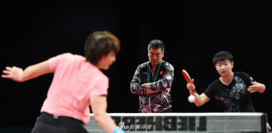 国乒进行世乒赛适应训练