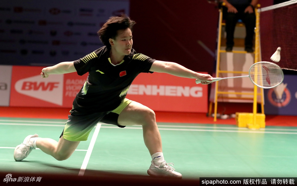 大马赛何冰娇2-0布桑兰