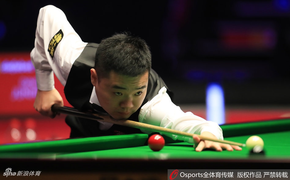 大师赛丁俊晖6-1利索夫斯基