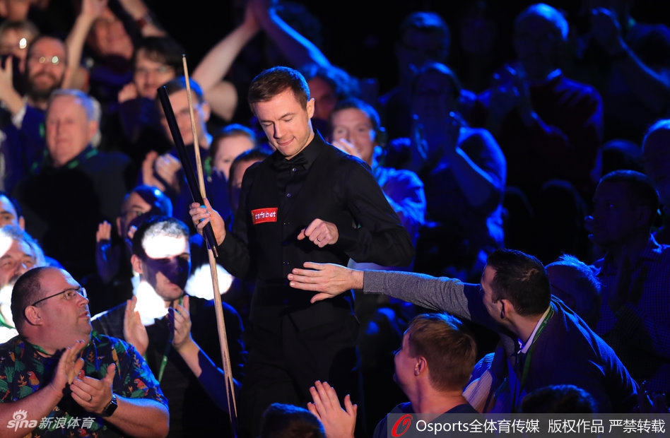 大师赛丁俊晖6-1利索夫斯基