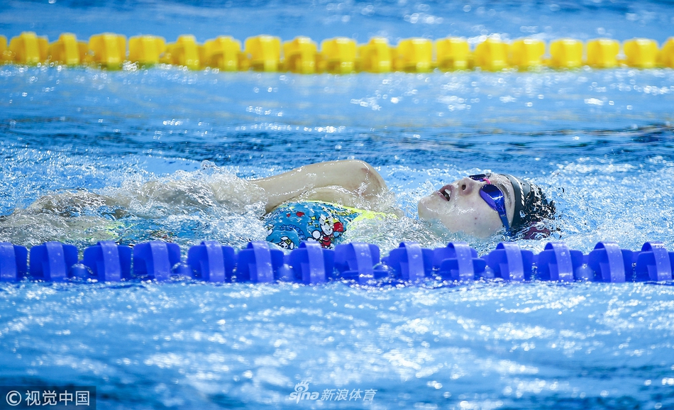 傅园慧参加短池世锦赛测试赛