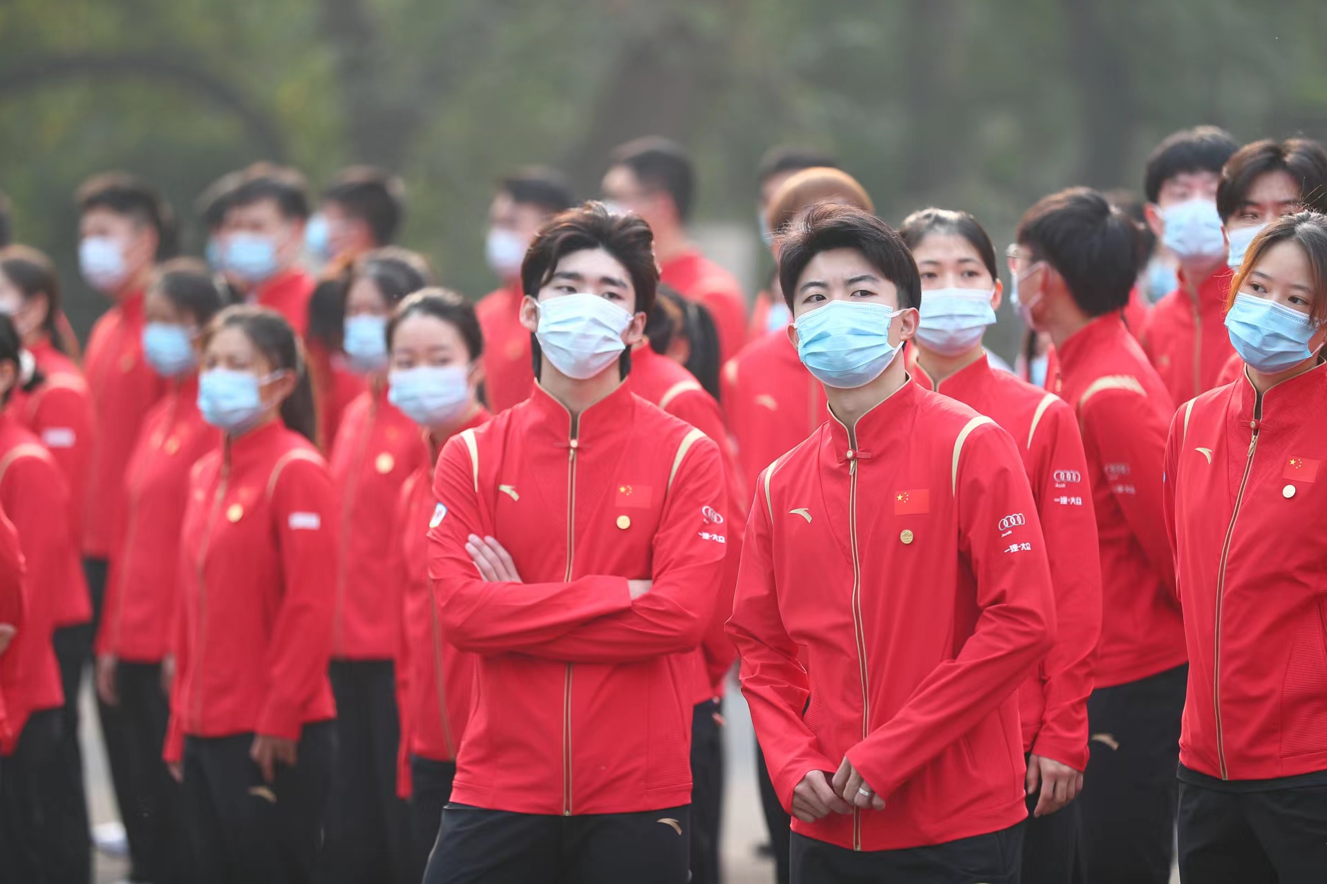 短道速滑等队伍举行升旗仪式