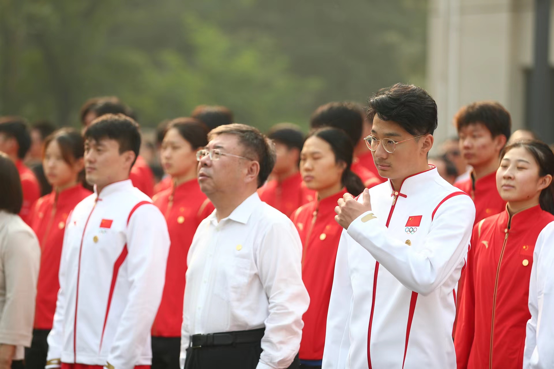 短道速滑等队伍举行升旗仪式