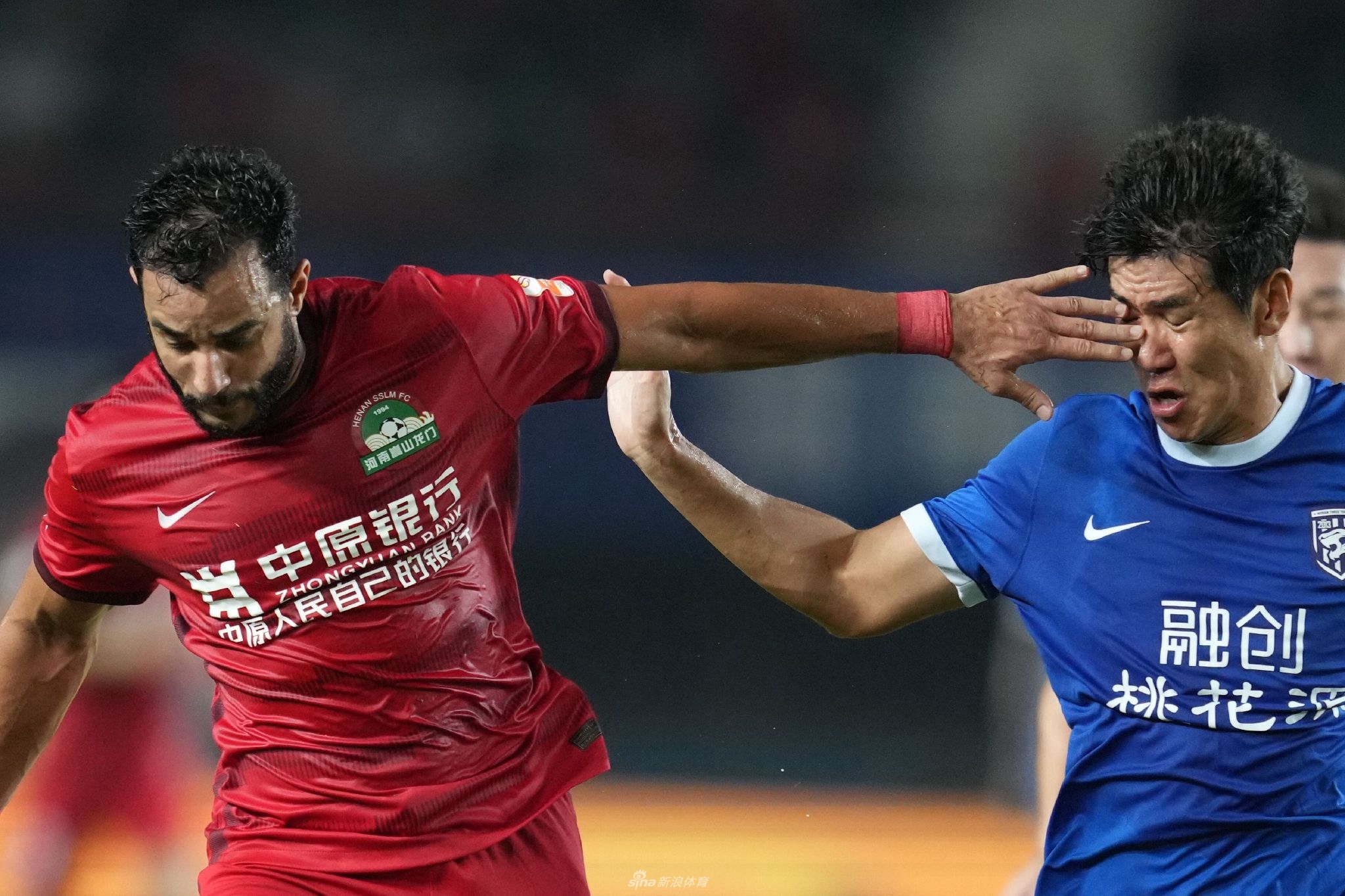 新浪体育直击河南vs武汉三镇