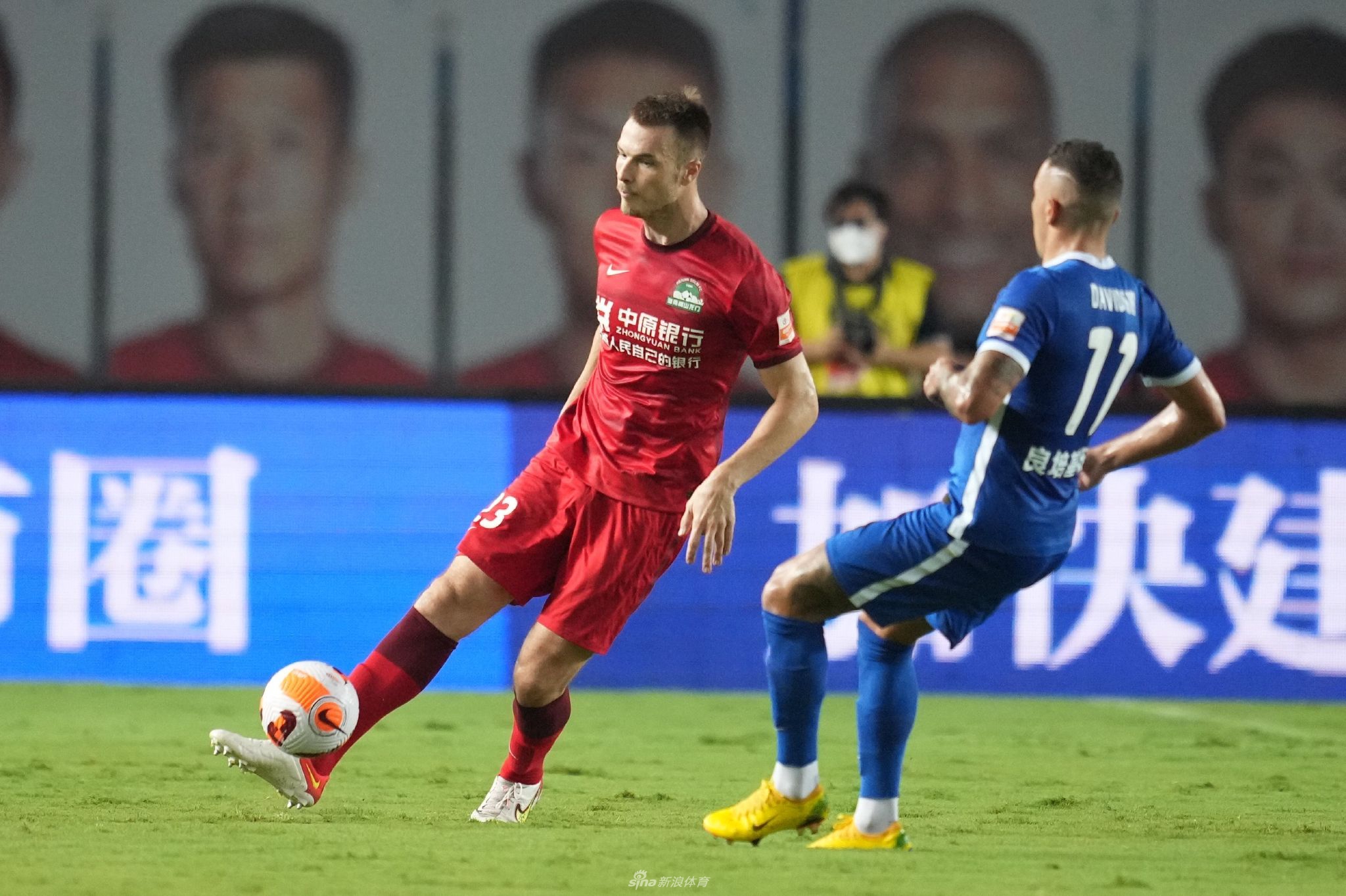 新浪体育直击河南vs武汉三镇
