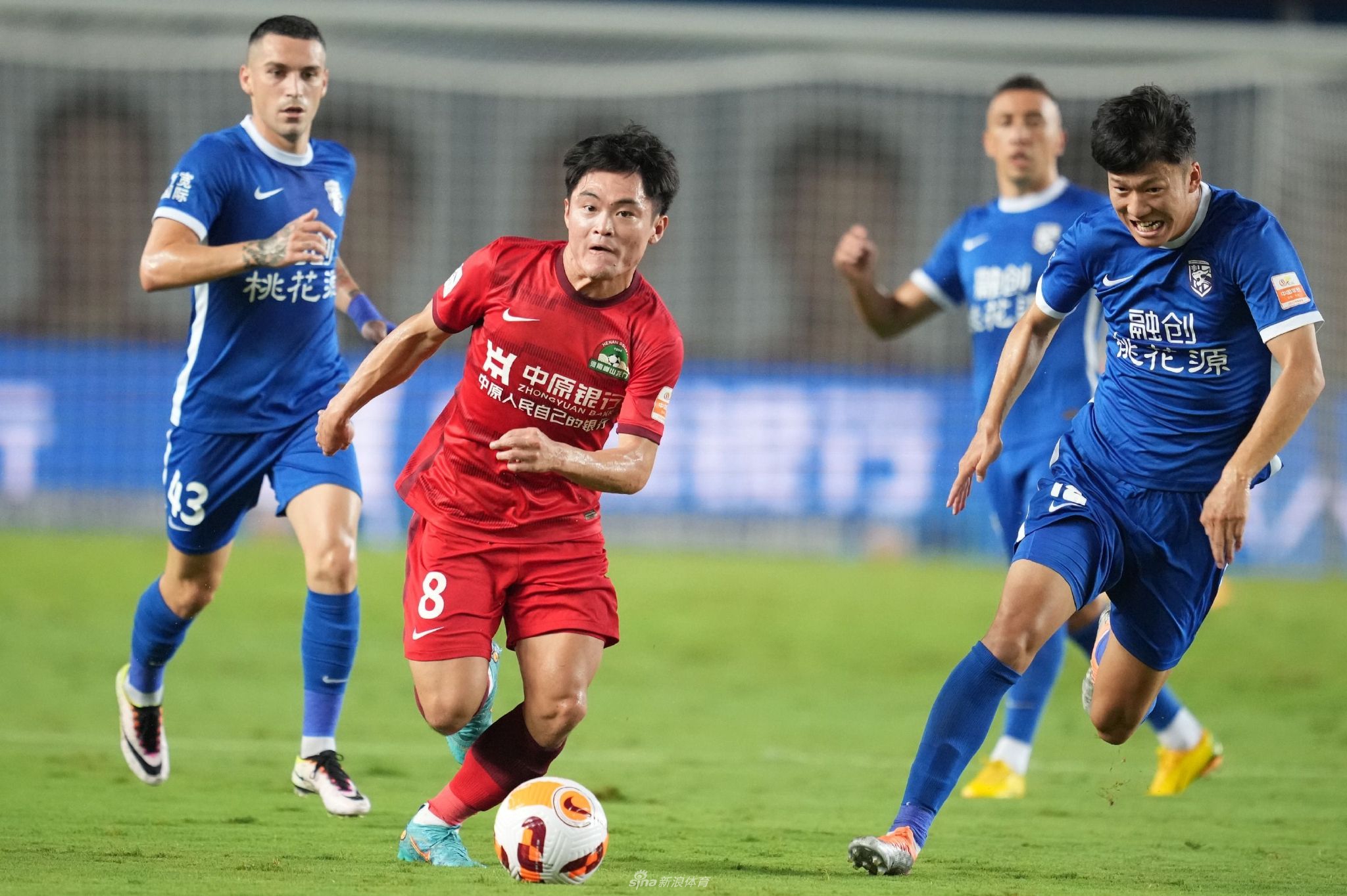 新浪体育直击河南vs武汉三镇