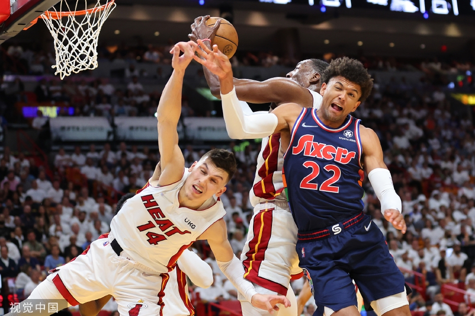 [NBA季后赛]76人92-106热火