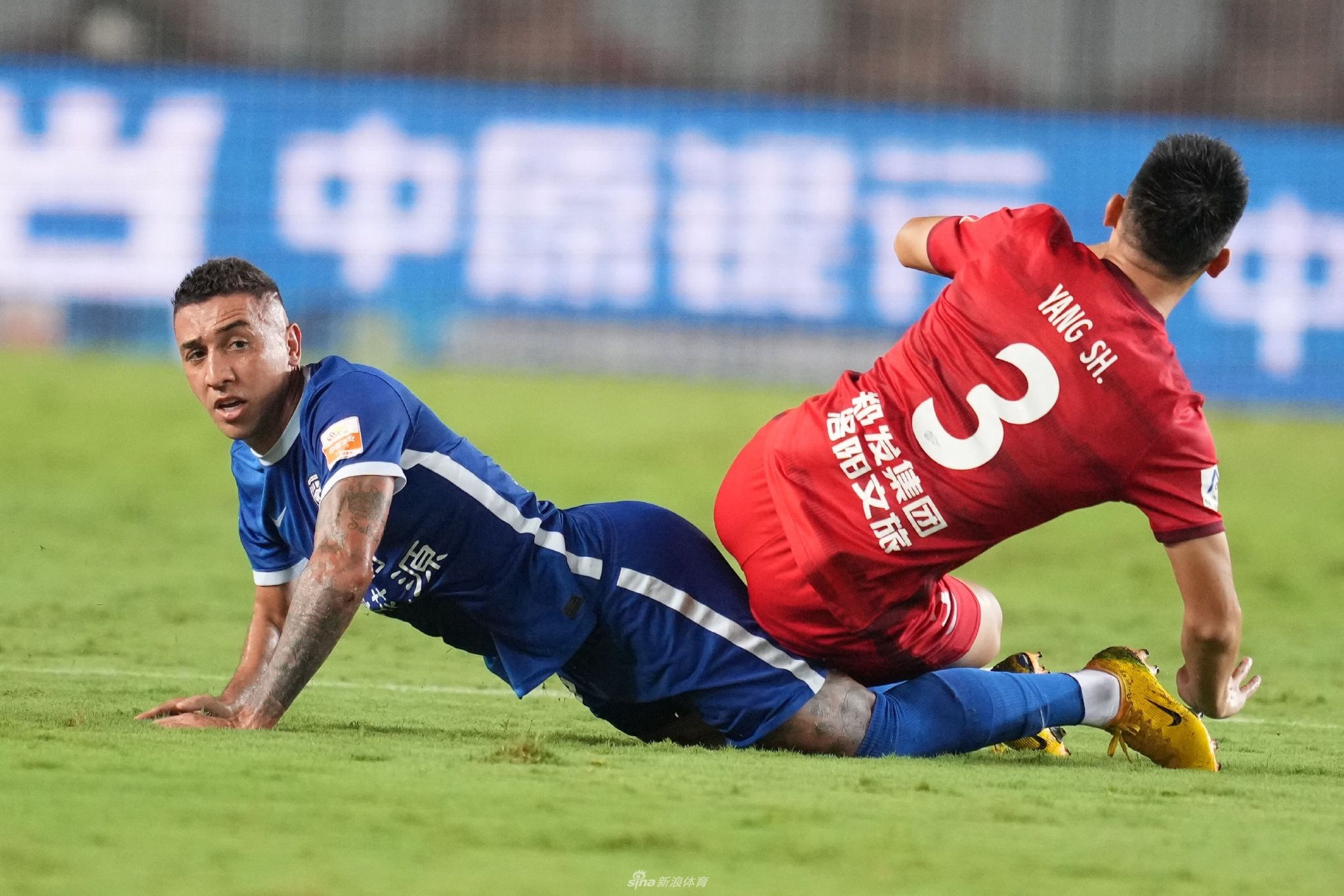 新浪体育直击河南vs武汉三镇