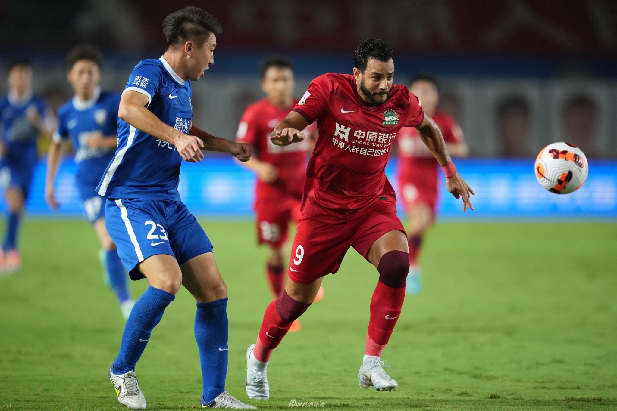 新浪体育直击河南vs武汉三镇