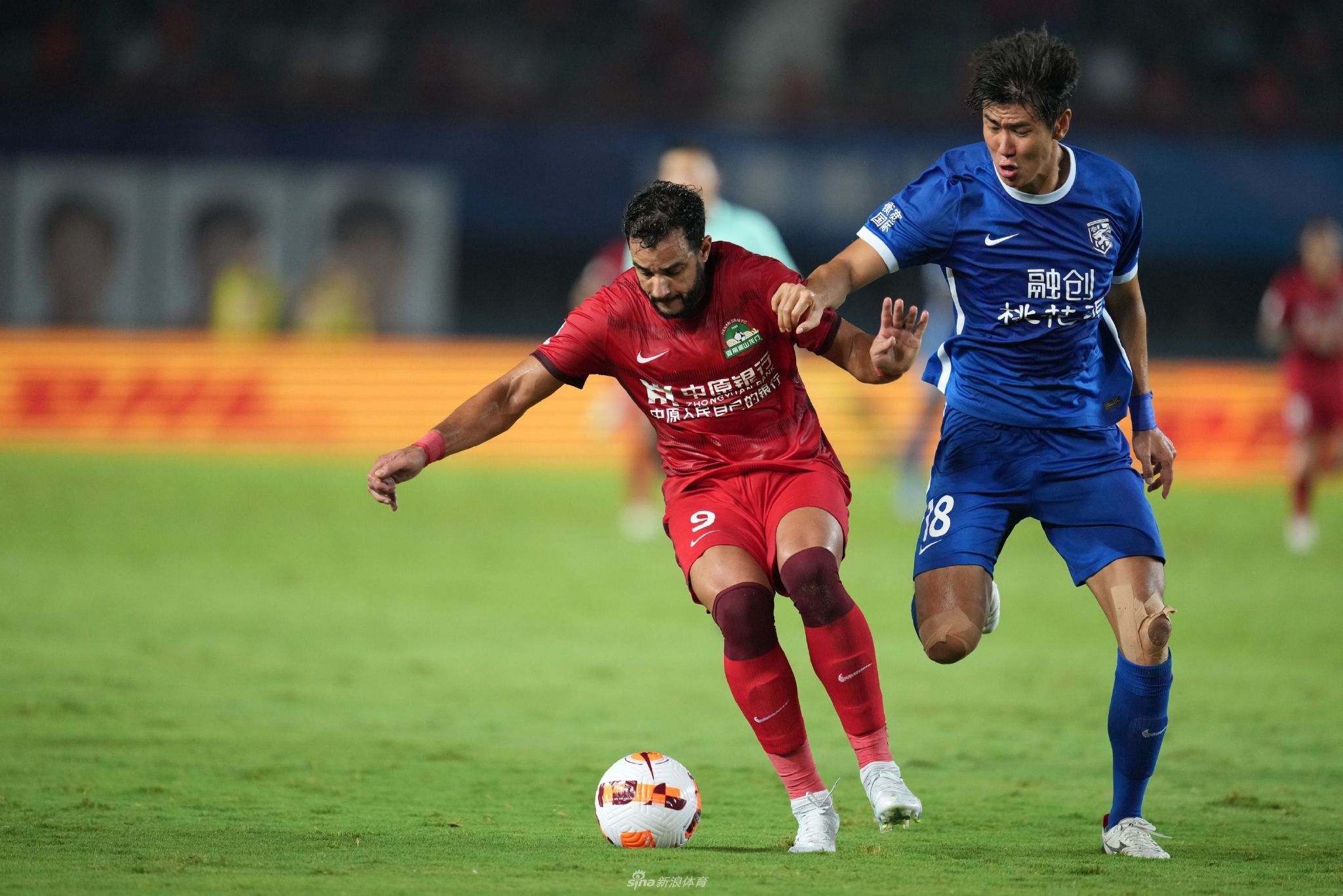 新浪体育直击河南vs武汉三镇