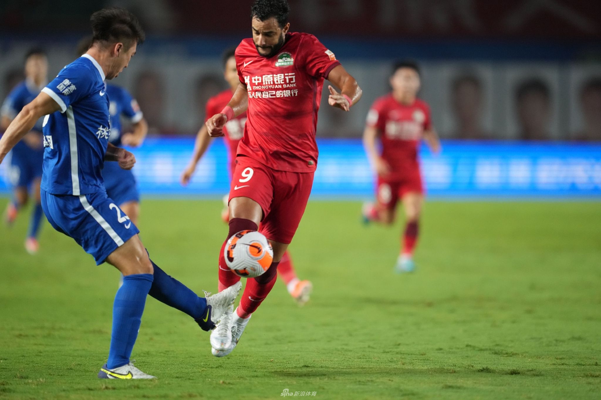 新浪体育直击河南vs武汉三镇