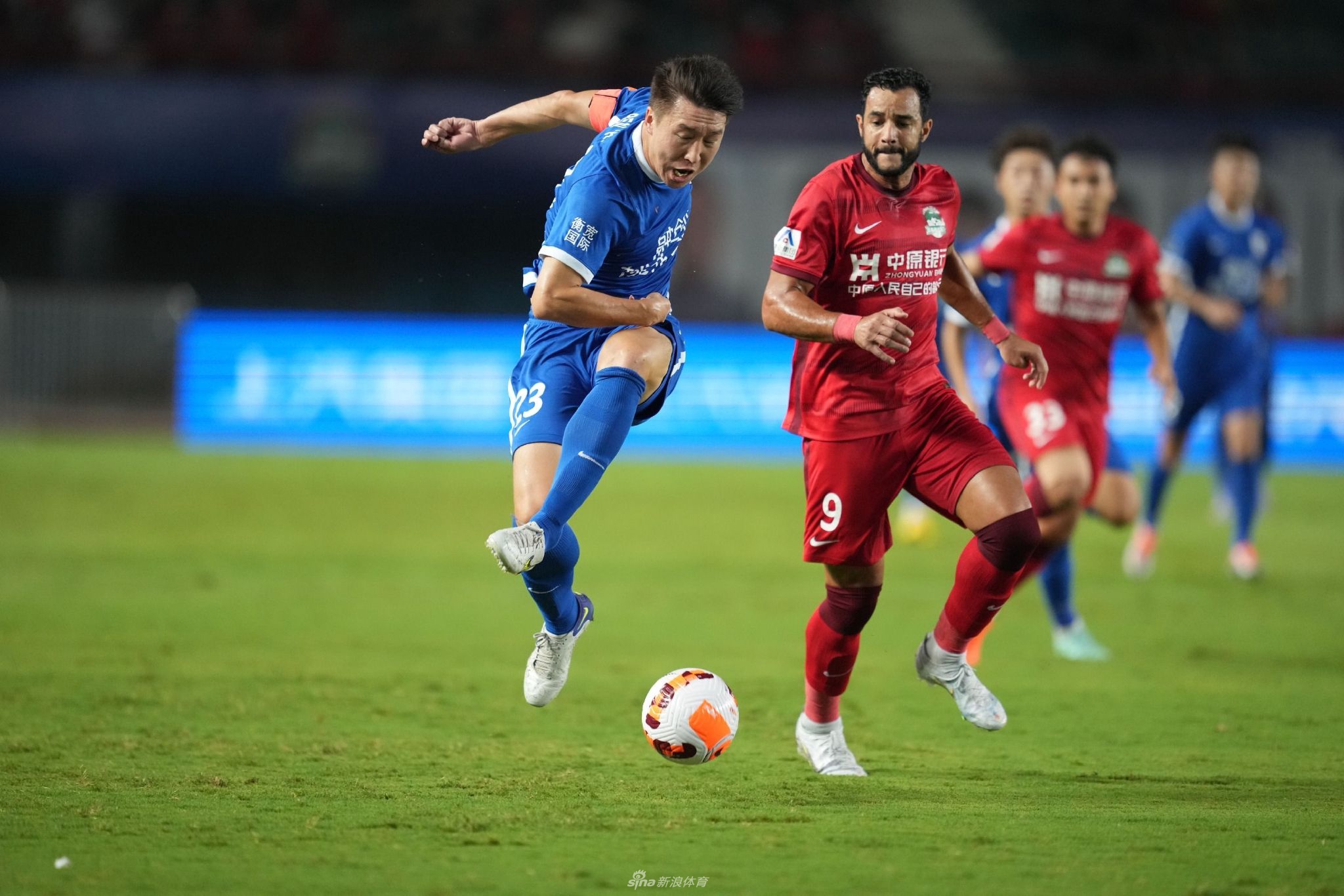 新浪体育直击河南vs武汉三镇