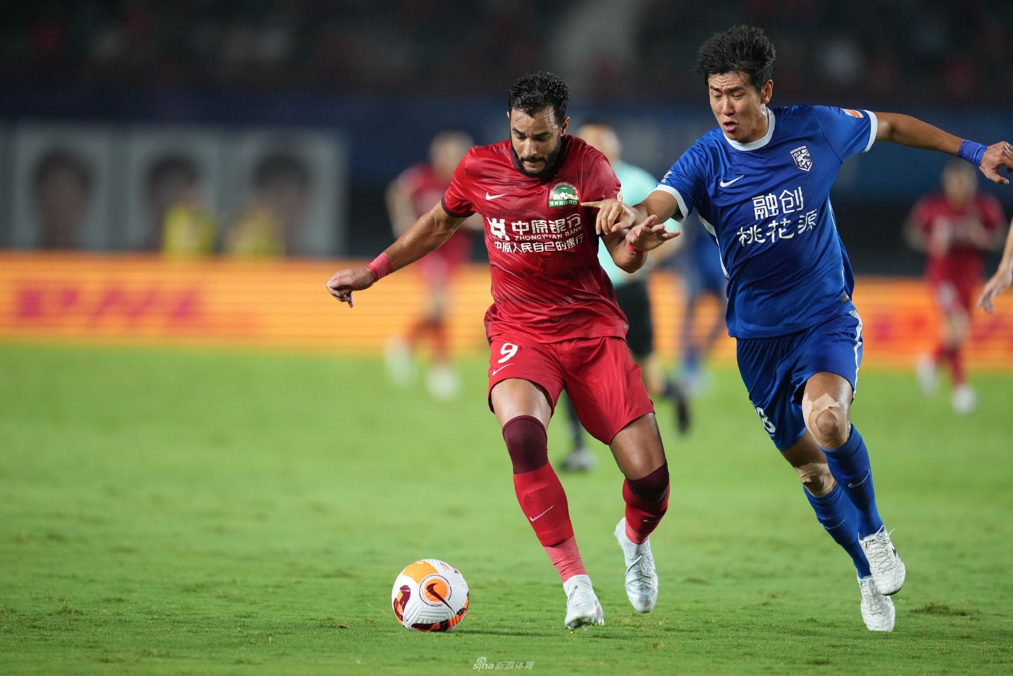 新浪体育直击河南vs武汉三镇