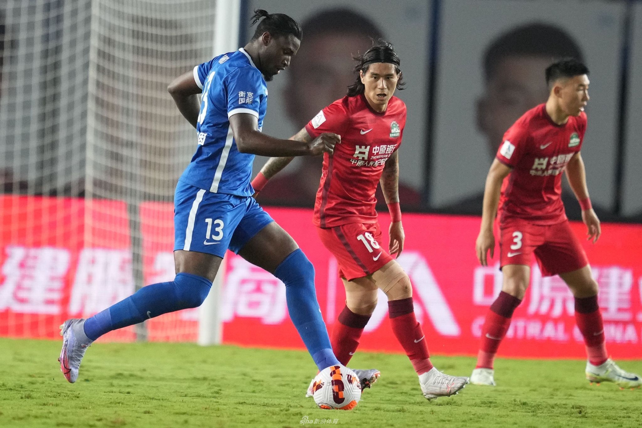 新浪体育直击河南vs武汉三镇