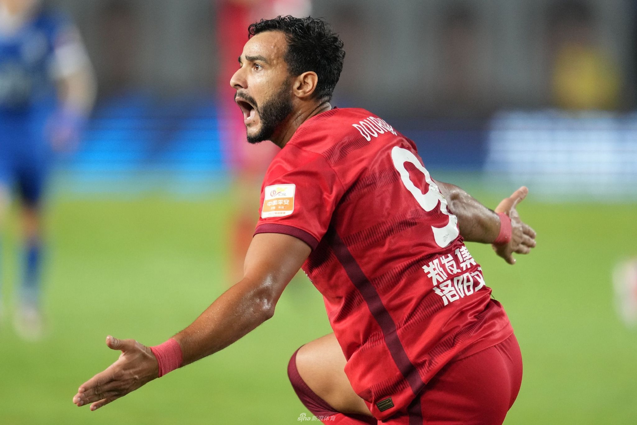 新浪体育直击河南vs武汉三镇