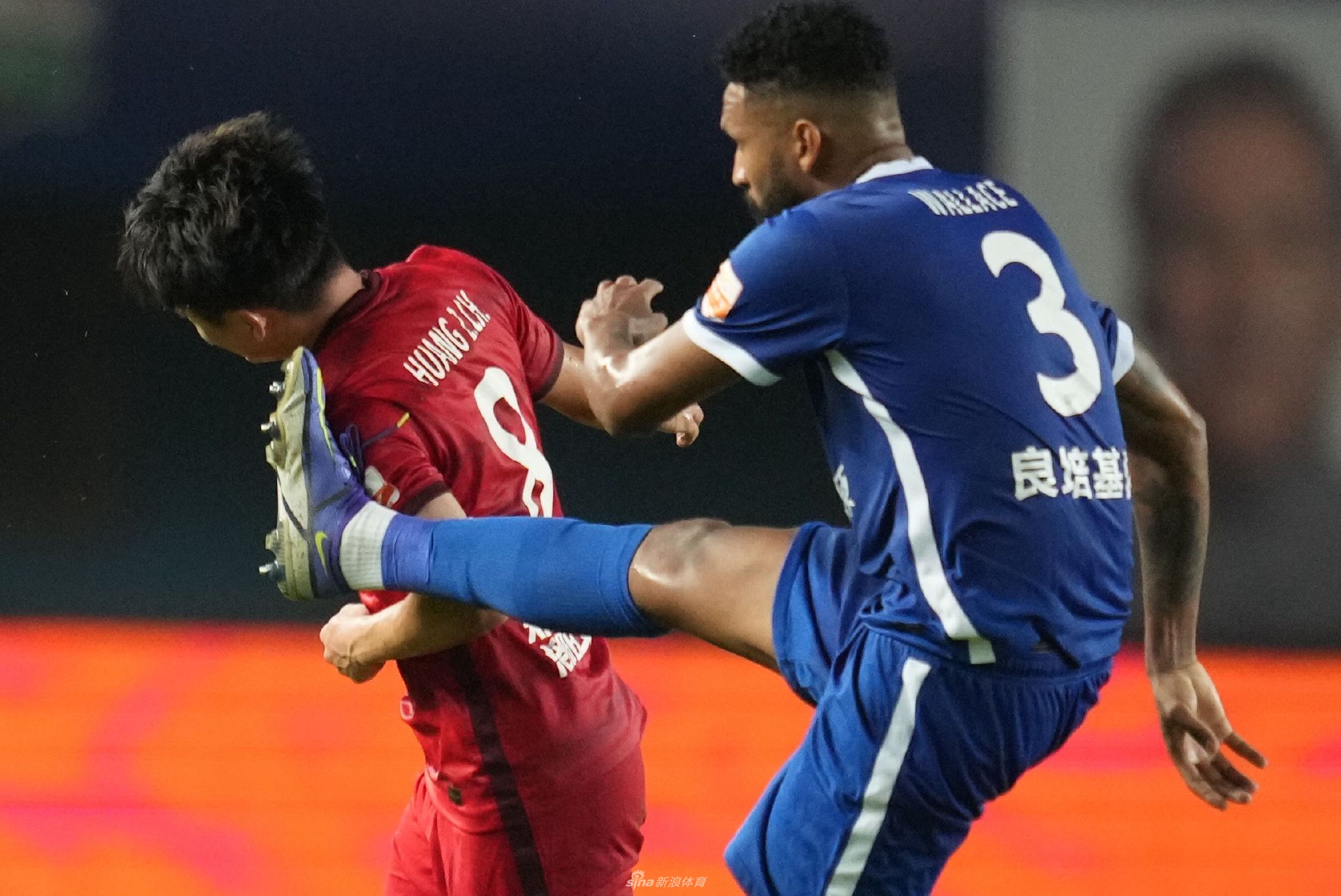 新浪体育直击河南vs武汉三镇