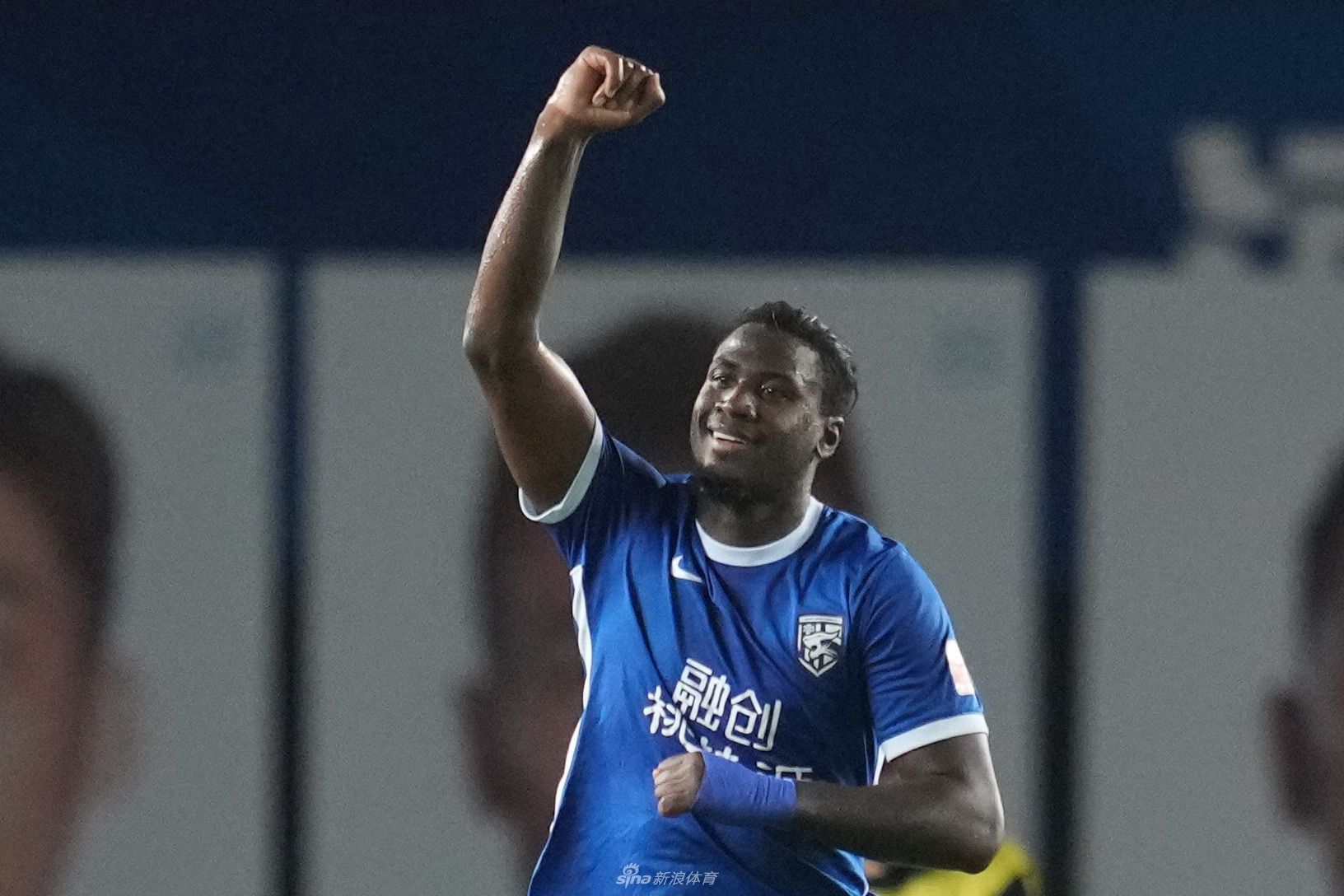 新浪体育直击河南vs武汉三镇