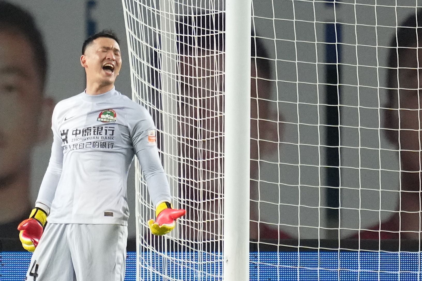 新浪体育直击河南vs武汉三镇