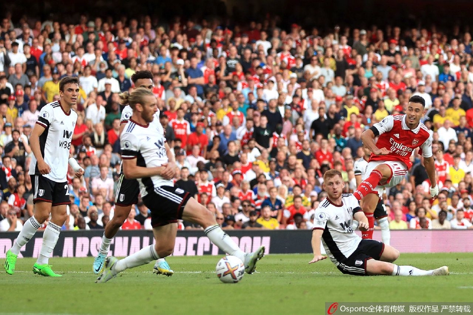 [英超]阿森纳2-1夺4连胜
