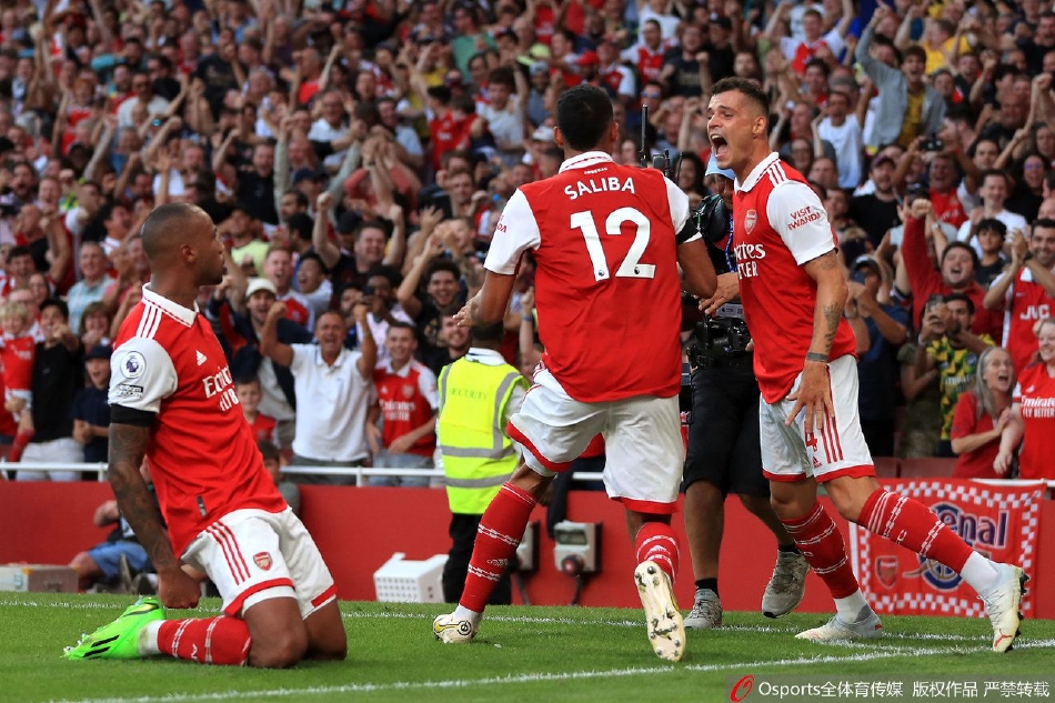 [英超]阿森纳2-1夺4连胜