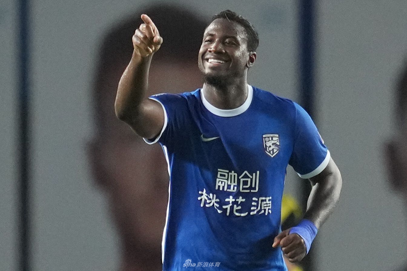 新浪体育直击河南vs武汉三镇