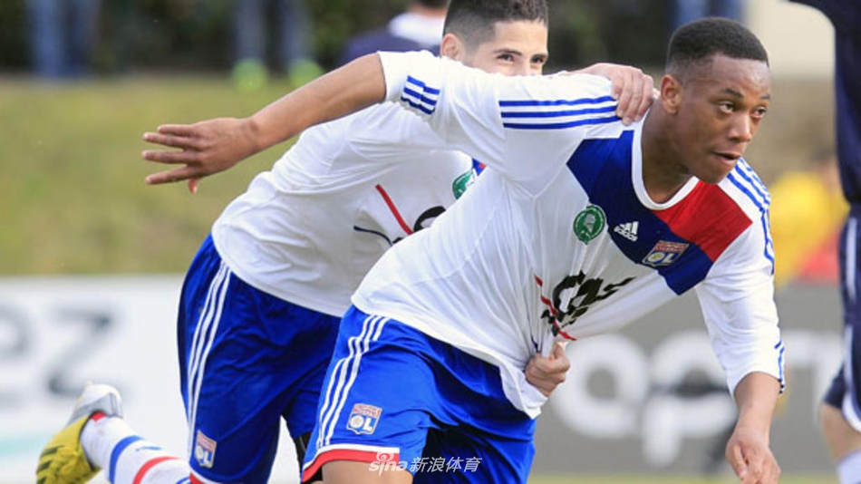 前锋：马夏尔(→摩纳哥，转会费500万欧元)