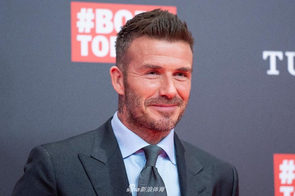 4、贝克汉姆：总收入860万，每条收入28.6万