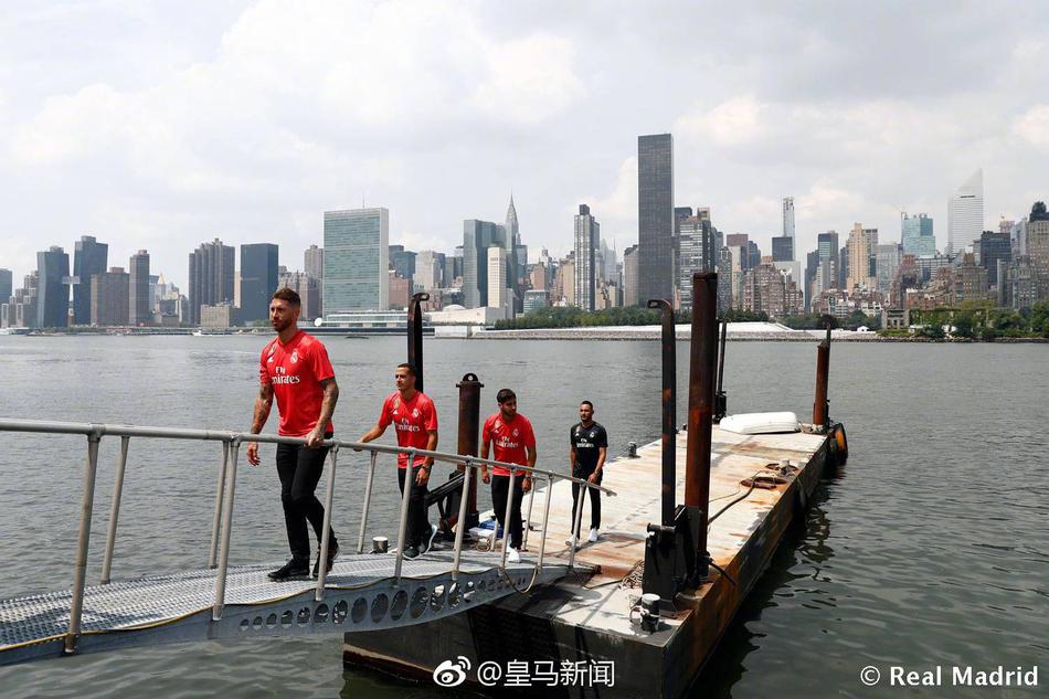 皇马官方公布第二客场球衣