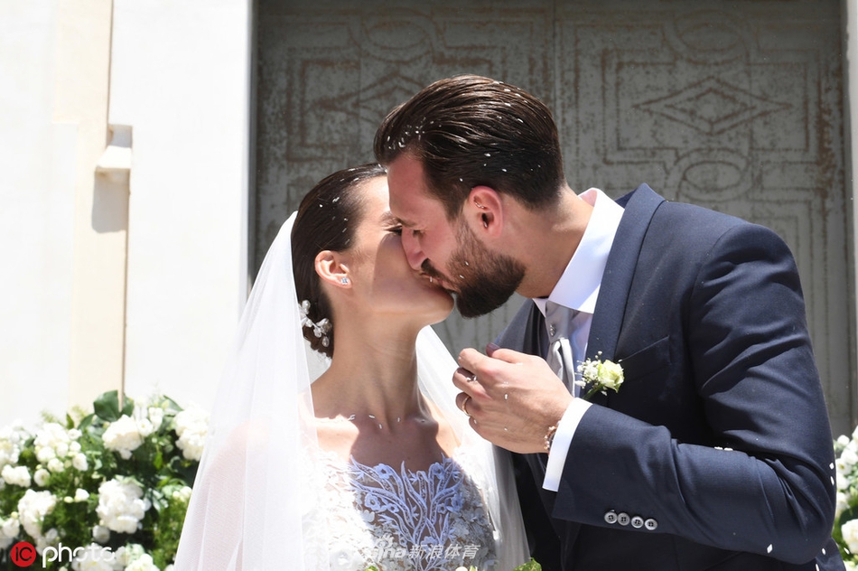 米兰大将结婚啦！新娘太美了