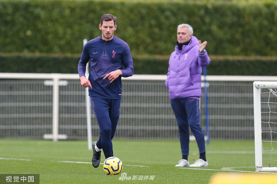 穆帅和孙兴O并肩走 两人说了啥