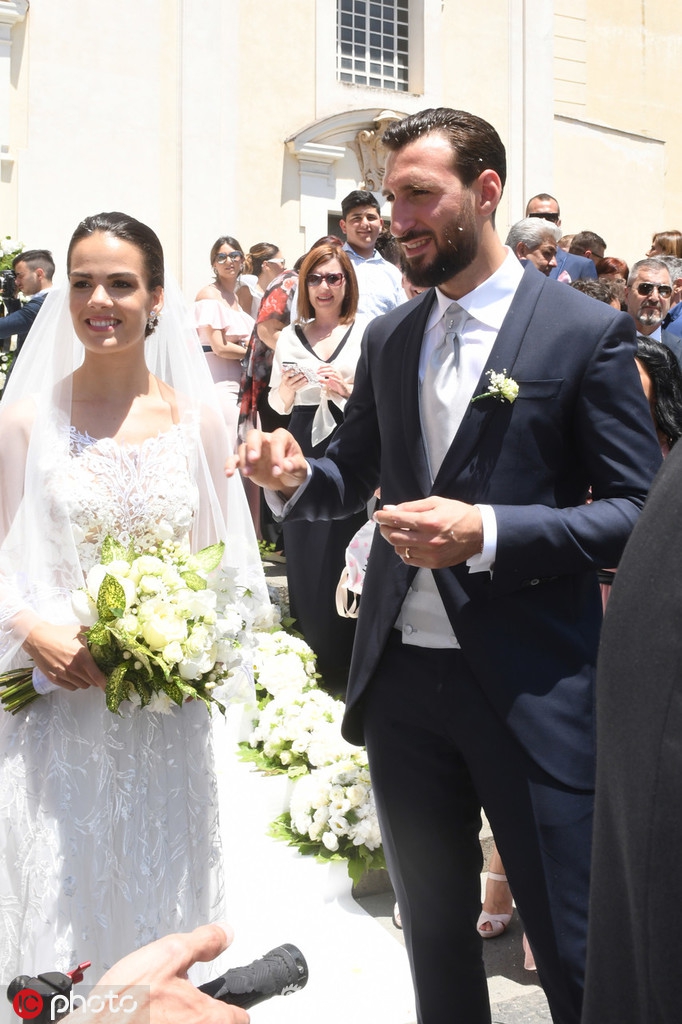 米兰大将结婚啦！新娘太美了