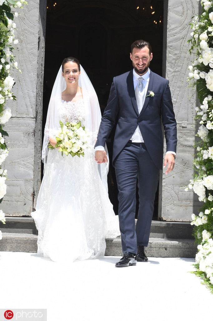 米兰大将结婚啦！新娘太美了