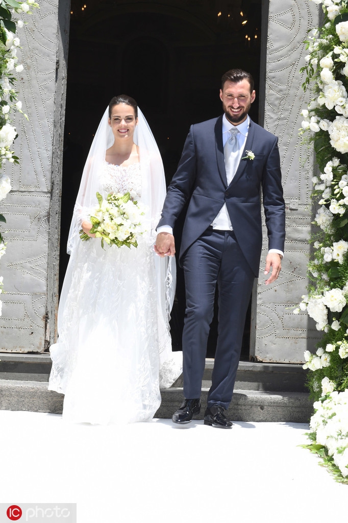 米兰大将结婚啦！新娘太美了