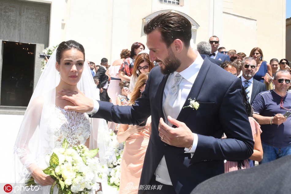 米兰大将结婚啦！新娘太美了