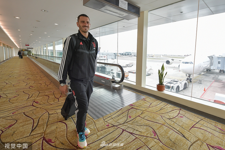 尤文抵达南京！C罗状态良好