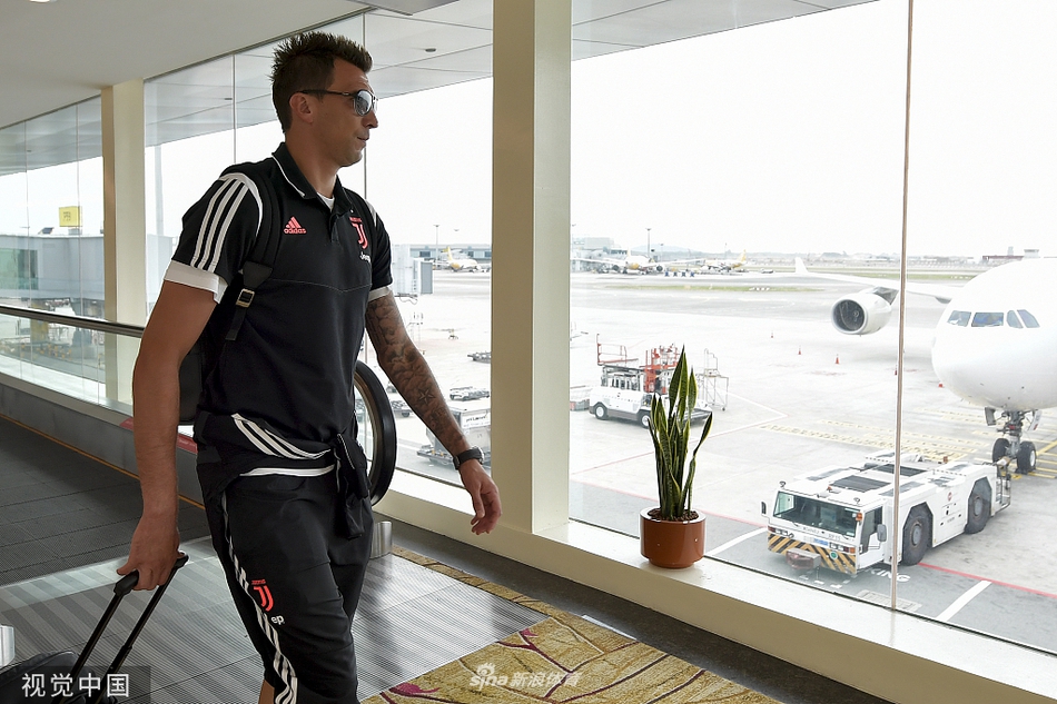 尤文抵达南京！C罗状态良好