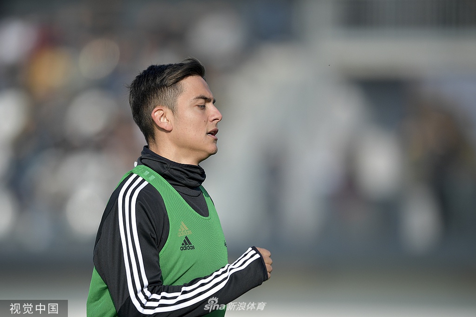 专心的男人最帅！看C罗如何认真训练