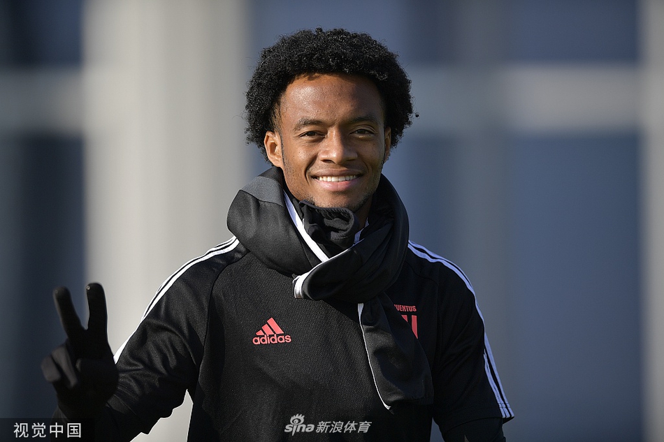 专心的男人最帅！看C罗如何认真训练