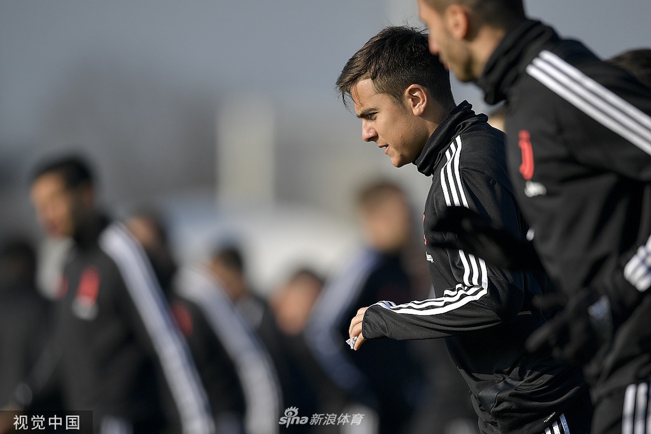 专心的男人最帅！看C罗如何认真训练