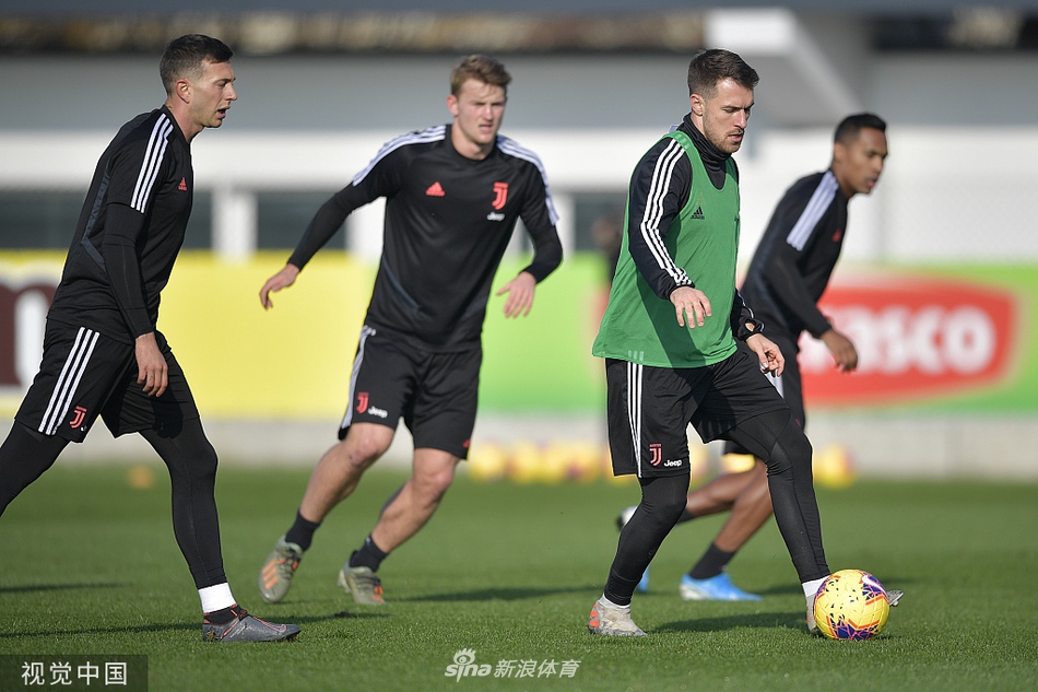 专心的男人最帅！看C罗如何认真训练