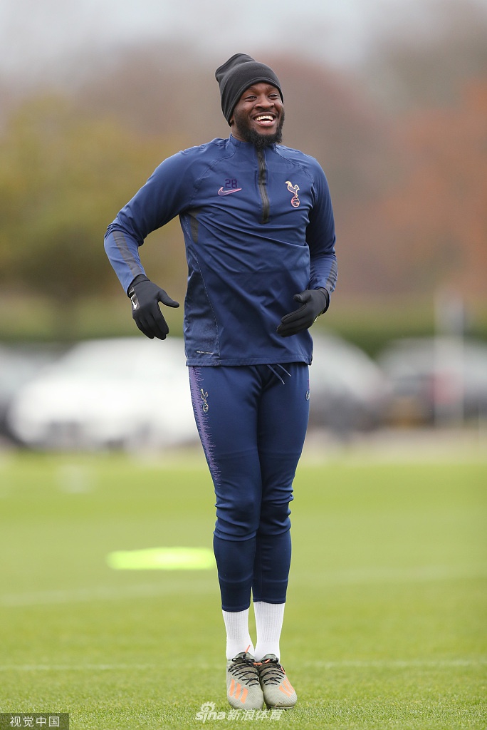 穆帅和孙兴O并肩走 两人说了啥