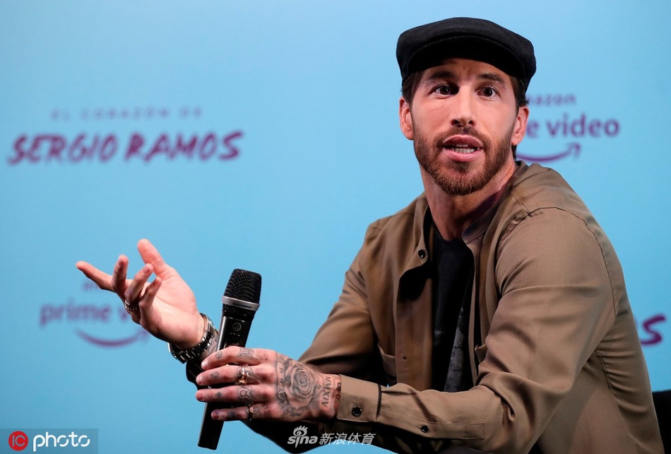 球场硬汉变型男！拉莫斯这身太帅气