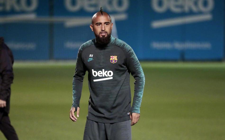 巴萨训练梅西日常坐球