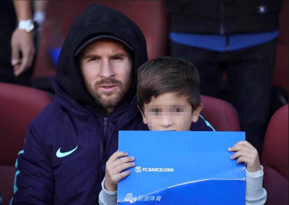 替补席上的梅西