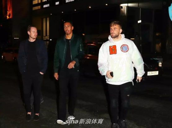 大腕云集！曼联大将召开个人服装品牌发布会