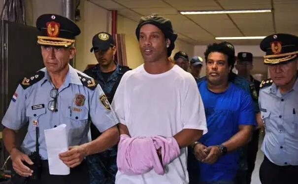 小罗出狱了！支付160万美元保释金